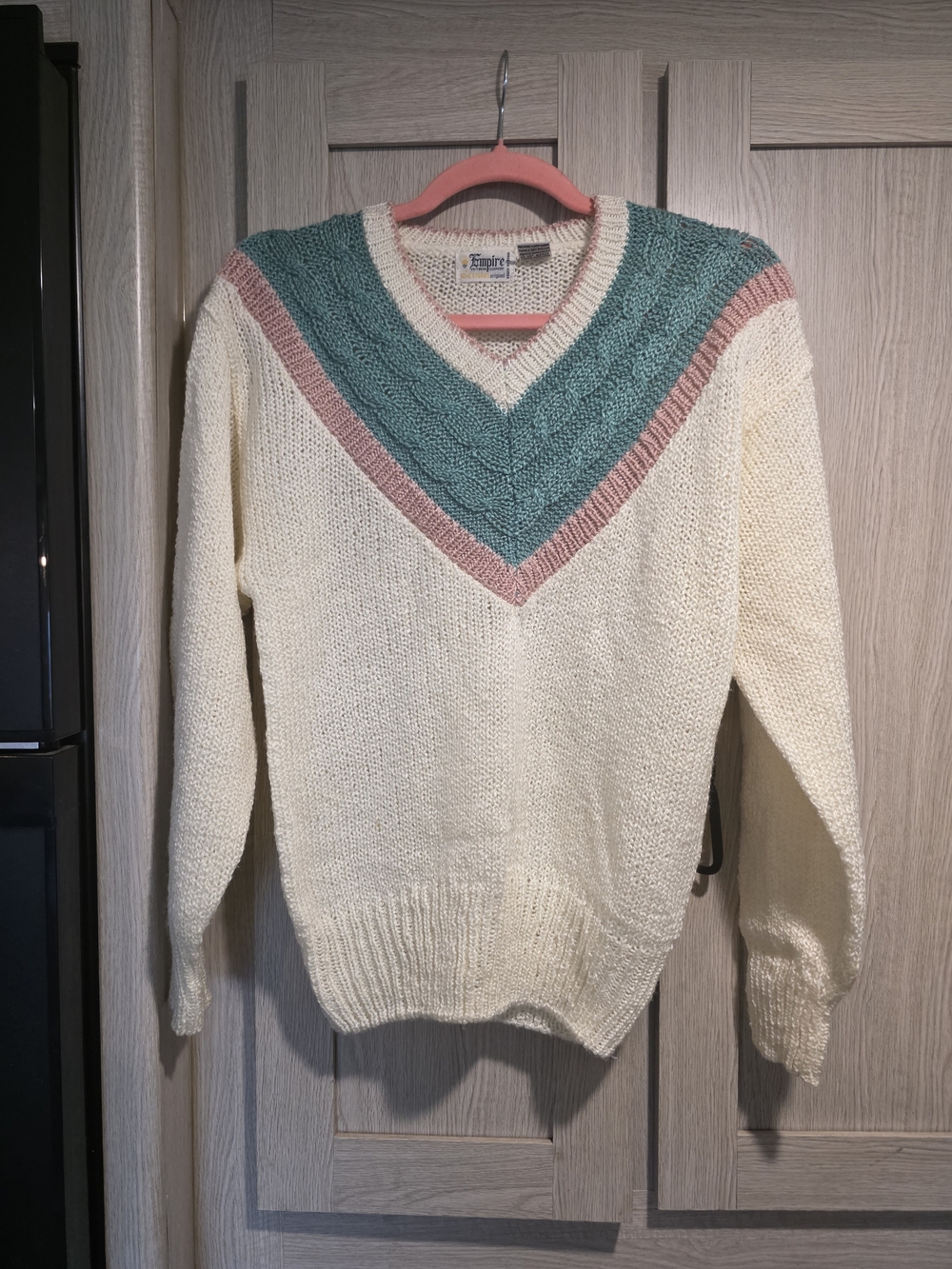 Vintage Empire Knits Cream V-Neck Sweater with Teal and Dusty Pink Sm